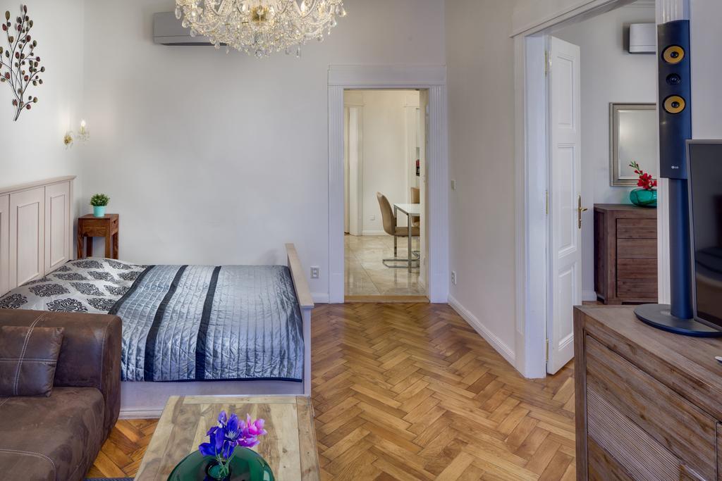 Dusni - Old Town Apartment プラハ エクステリア 写真
